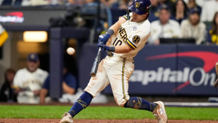 MLB釀酒人5比4逆轉挫光芒　取得世界大賽2比0領先