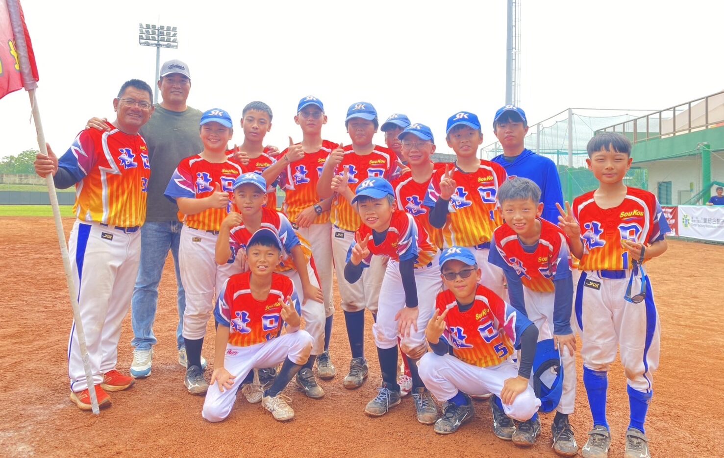 「綠色坦克」高國慶驚喜開球　媽祖盃少棒賽台中燃戰火