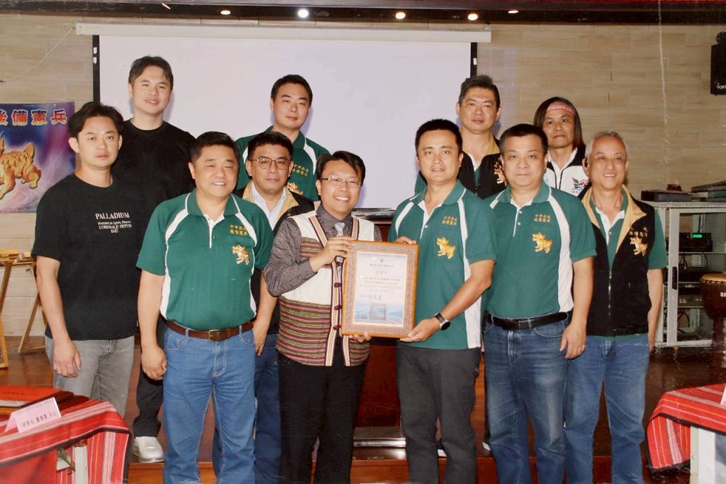 北屯後備憲兵攜手公益團體　深入和平山城關懷偏鄉教育與長者