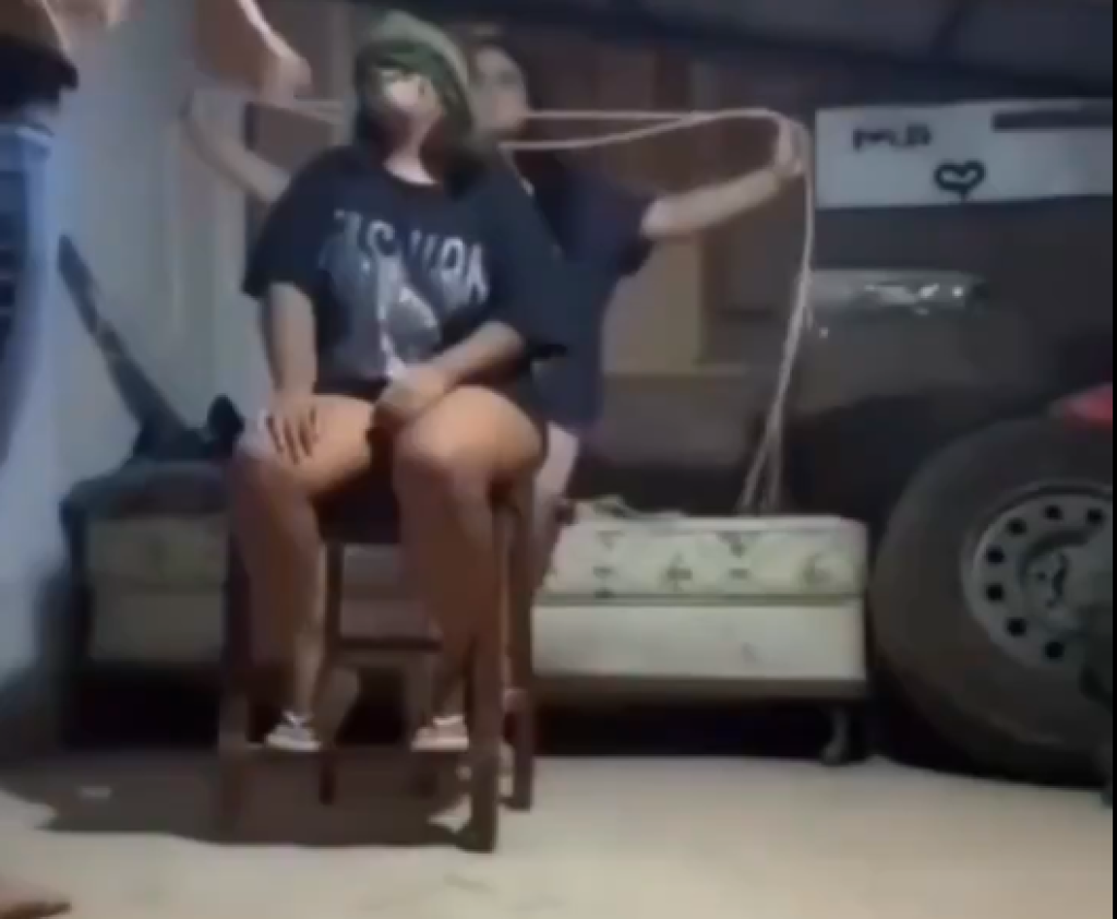 影／15歲少女遭閨蜜勒斃！還拍下「蒙眼捆綁殺害」犯罪影片　墨西哥法院輕判引爆家屬怒火