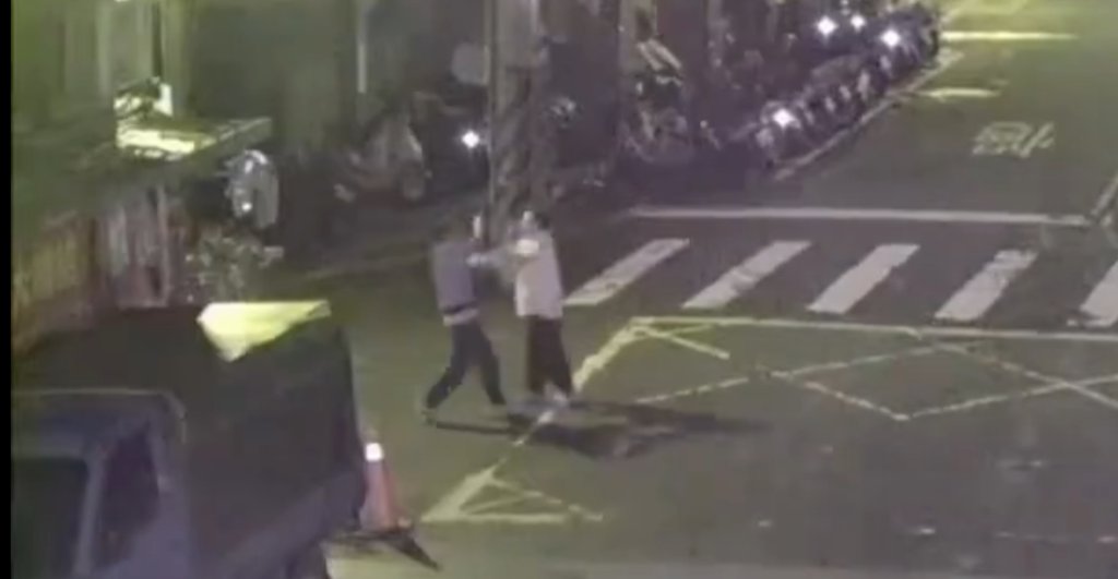 友誼小船遇酒即沉！中和2男酒後爆口角當街肉搏互毆