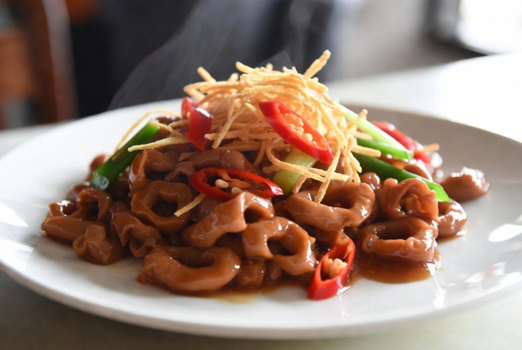 到苗栗沒吃到「薑絲炒大腸」留一星負評　老闆急調貨打電話要他回來吃！竟然被告妨礙自由