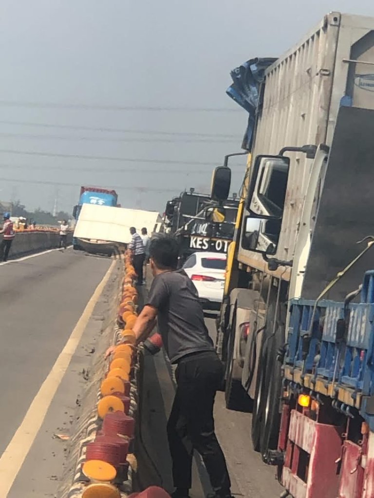 台61線中彰大橋事故！　雙向交通阻斷