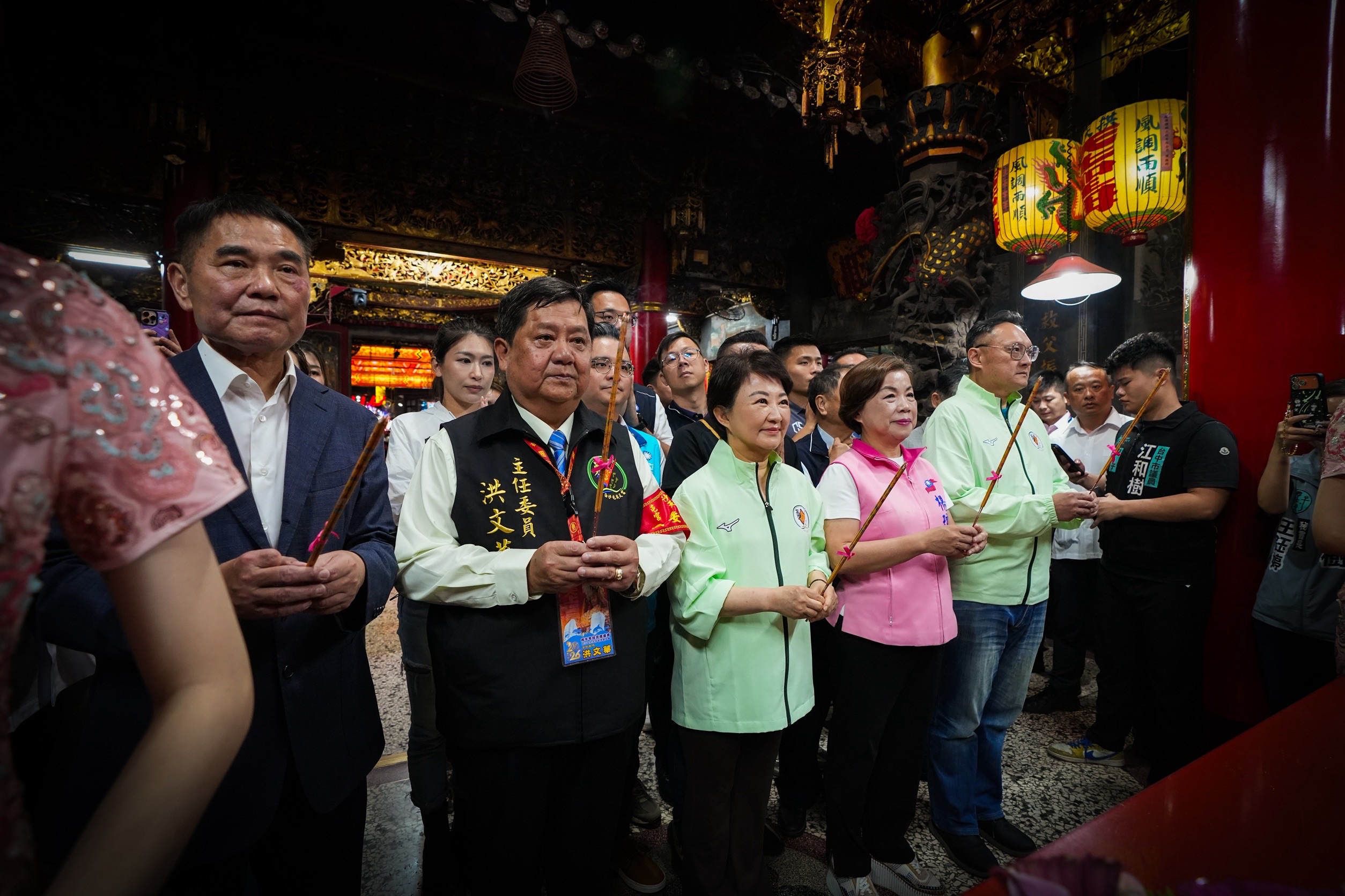 「粉紅超跑」起駕！46萬信眾寫歷史 盧秀燕祈願兩岸和平、台灣安全