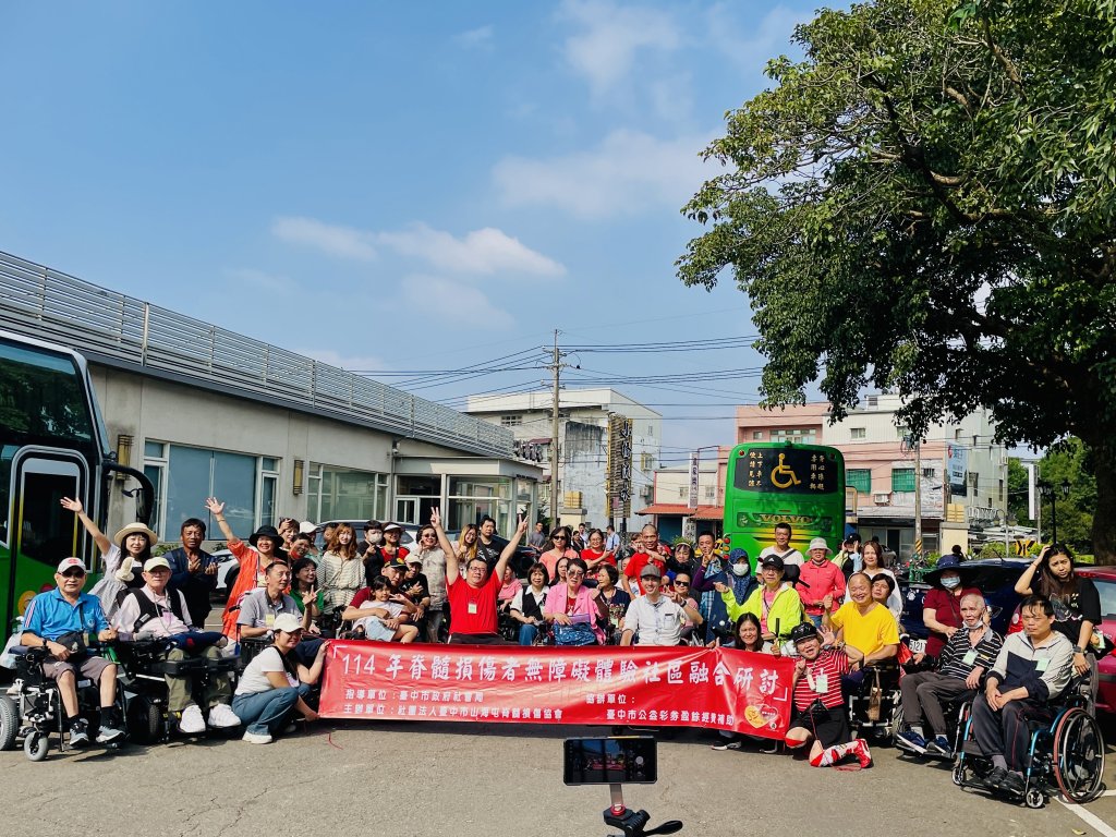 輪椅不缺席！百人隊伍走進大甲媽祖遶境　彩光基金會倡議無障礙參與與重建願景