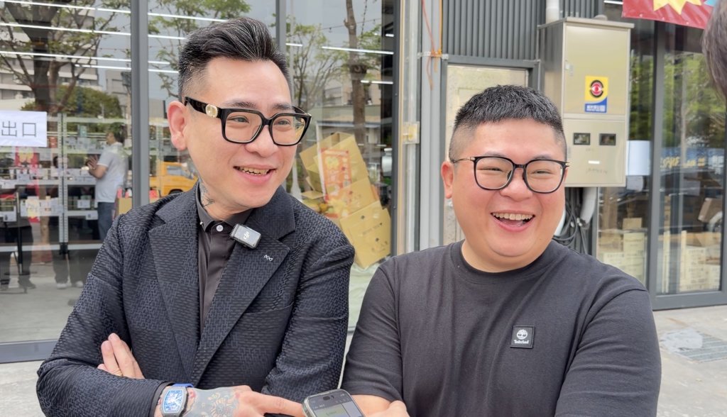 直播搬到現場！蹦闆站台香水人生特賣　送雞排＋抽黃金吸萬人