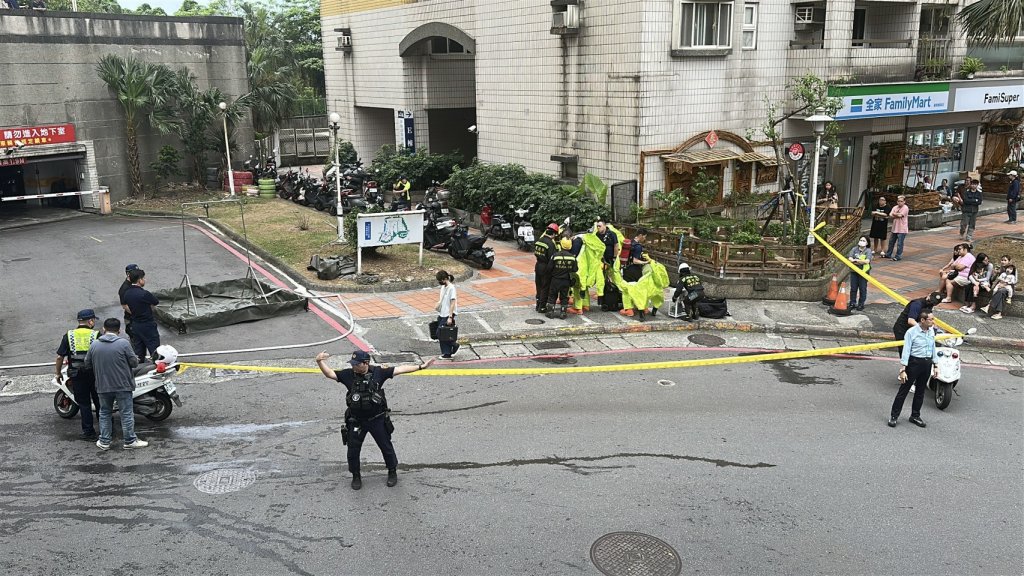 基隆獨居男住處飄惡臭！警消破門赫見陳屍　臥室門驚見「內有氰化物」字條