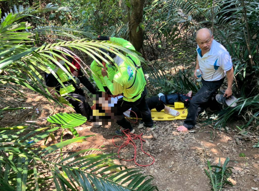 台東鹿野飛行傘起飛發生意外！　婦人墜落15米邊坡左腳骨折