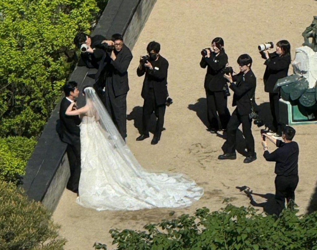 開窗看到偶像在結婚！中國網友入住酒店巧遇玉澤演婚禮