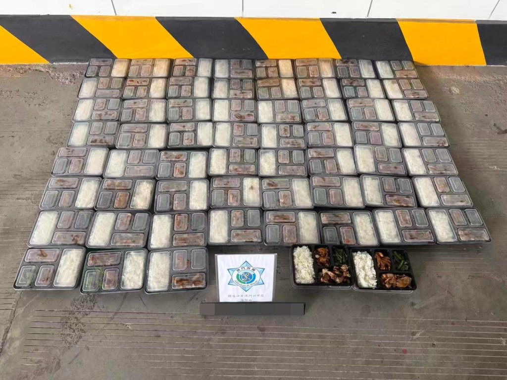 這麼好吃？男走私51公斤熱騰騰便當回澳門　入境時遭海關抓包